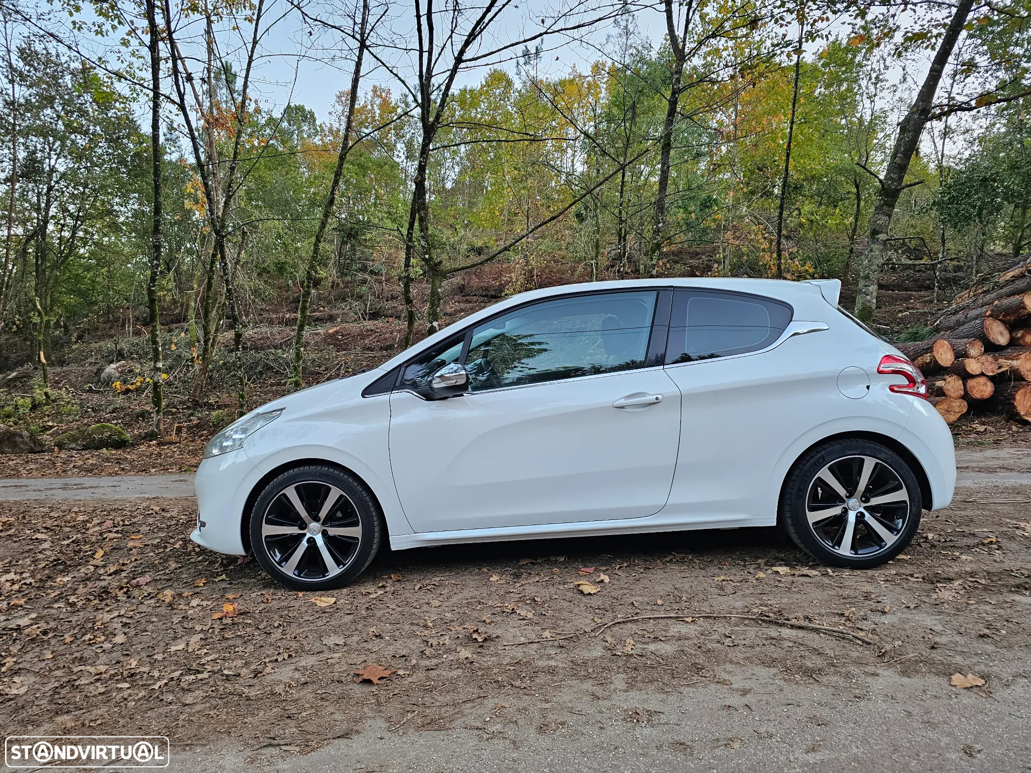 Peugeot 208 1.6 e-HDi Allure - 30