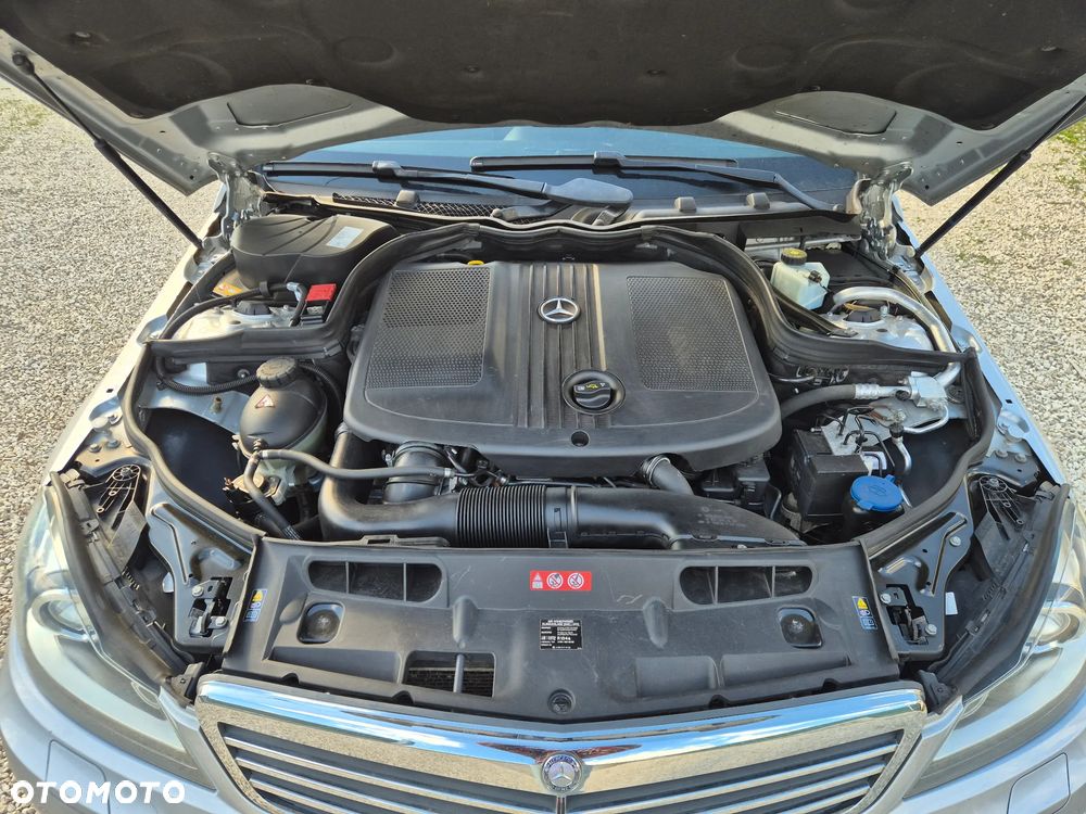 Mercedes-Benz Klasa C 200 CDI BlueEff Classic - 22
