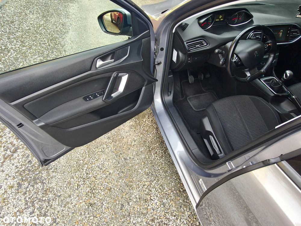 Peugeot 308 1.5 BlueHDi Allure S&S - 8