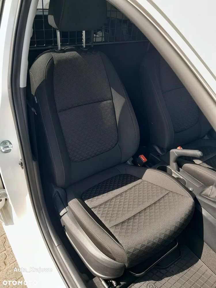 Kia RIO VAN - 24