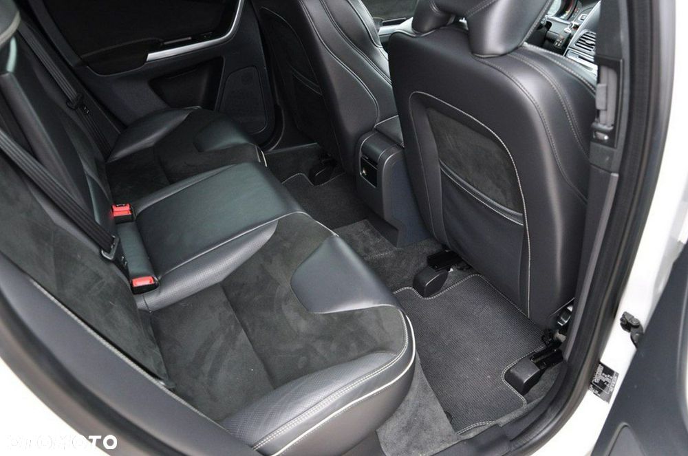 Volvo XC 60 D4 AWD Geartronic Linje Inscription - 27