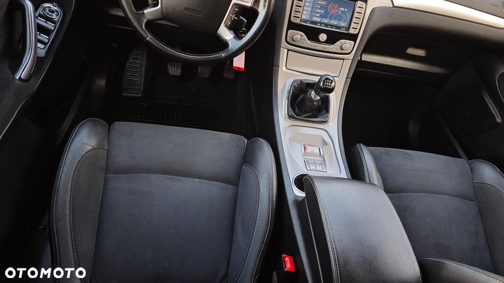 Ford Galaxy 2.2 TDCi Titanium - 13