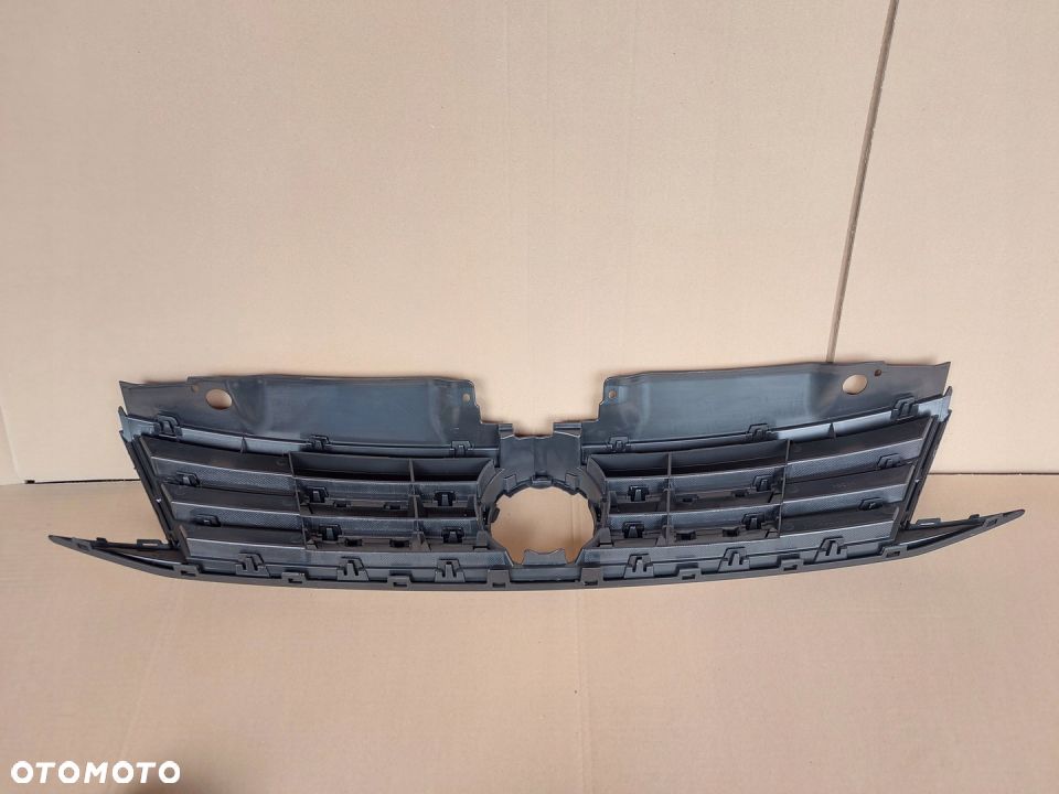 JETTA 3 III LIFT 5C 15-18 ATRAPA GRILL CHROM NOWA - 5