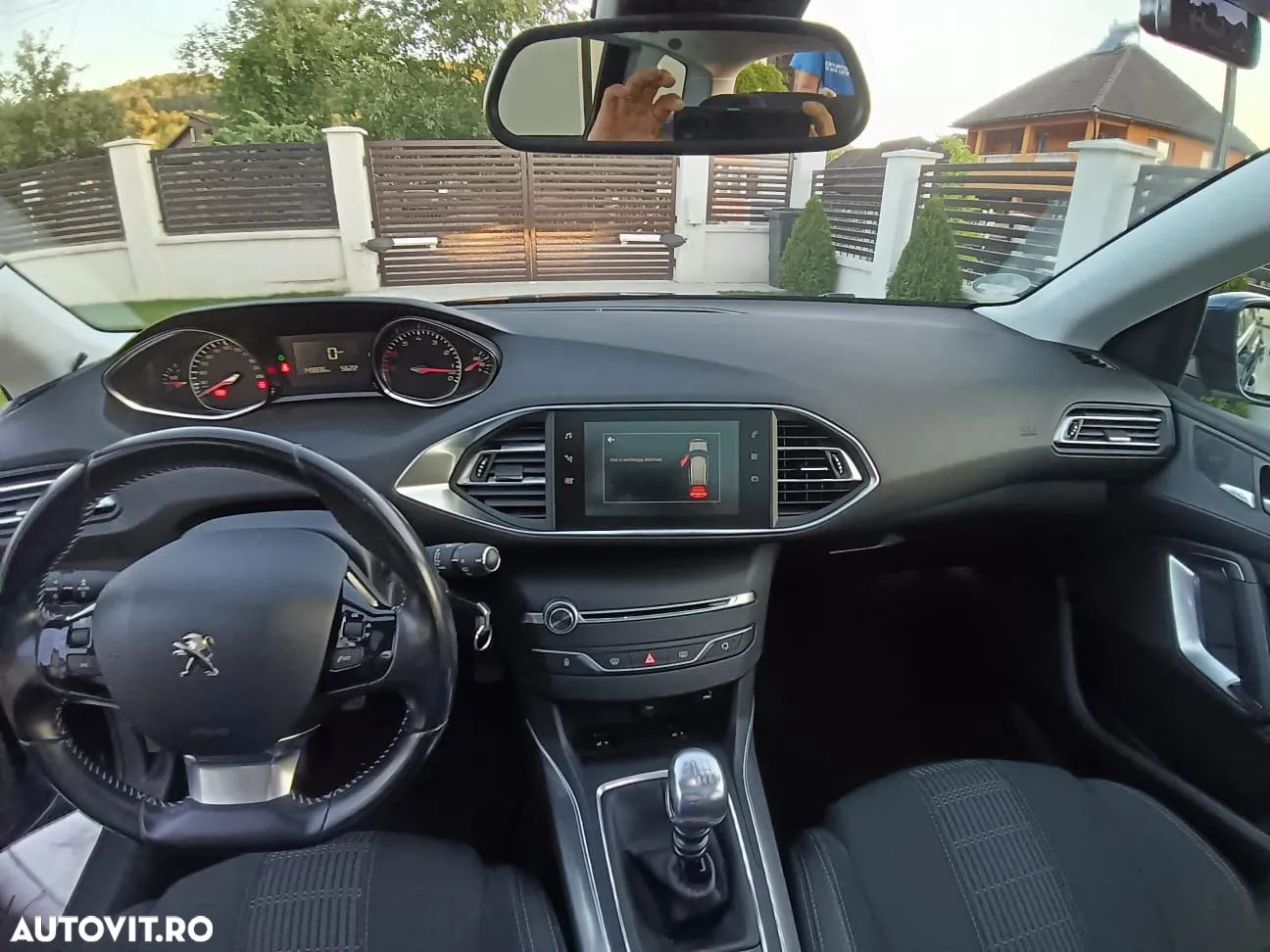 Peugeot 308 1.2 L PureTech Turbo Allure - 8