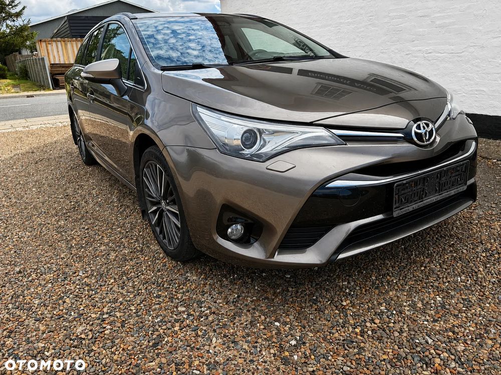Toyota Avensis Touring Sports 1.8 Business Edition - 2