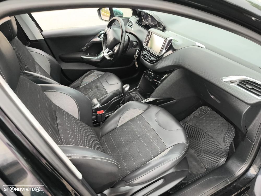 Peugeot 2008 1.2 PureTech Active - 9