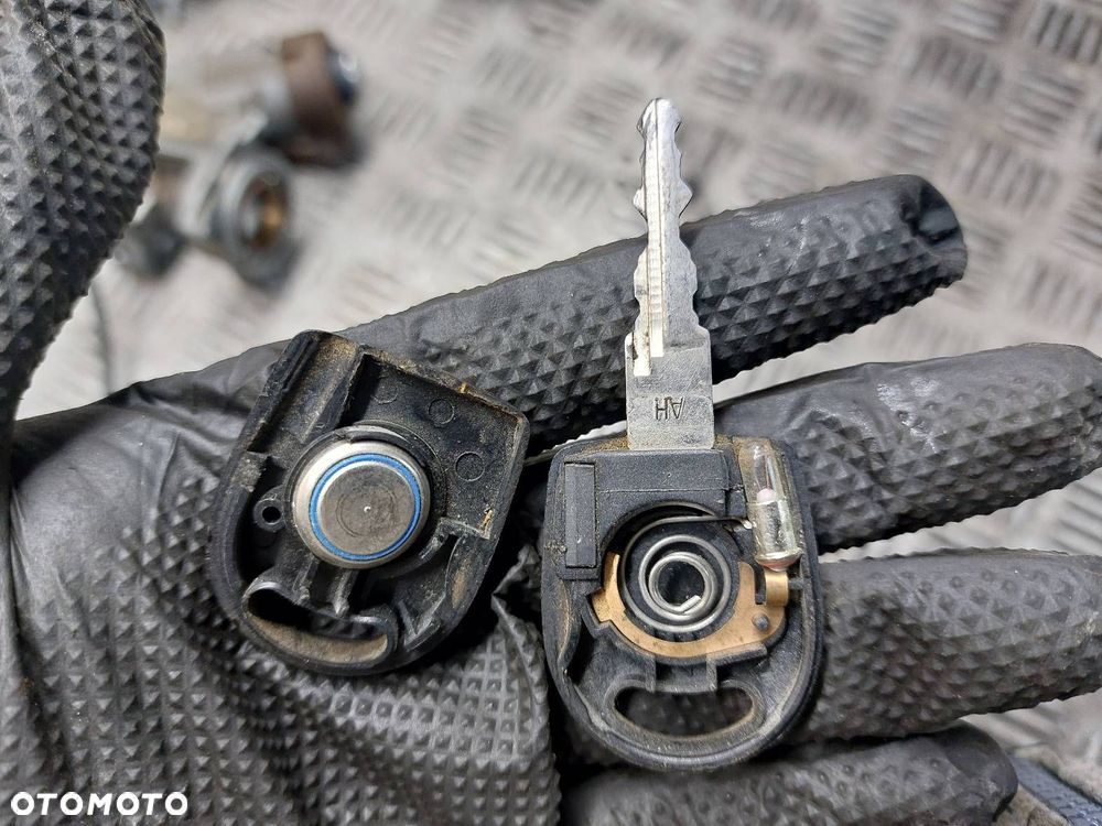 ZESTAW STARTOWY VOLKSWAGEN GOLF III 1.6 8V 032906026D 1H0953257B - 7