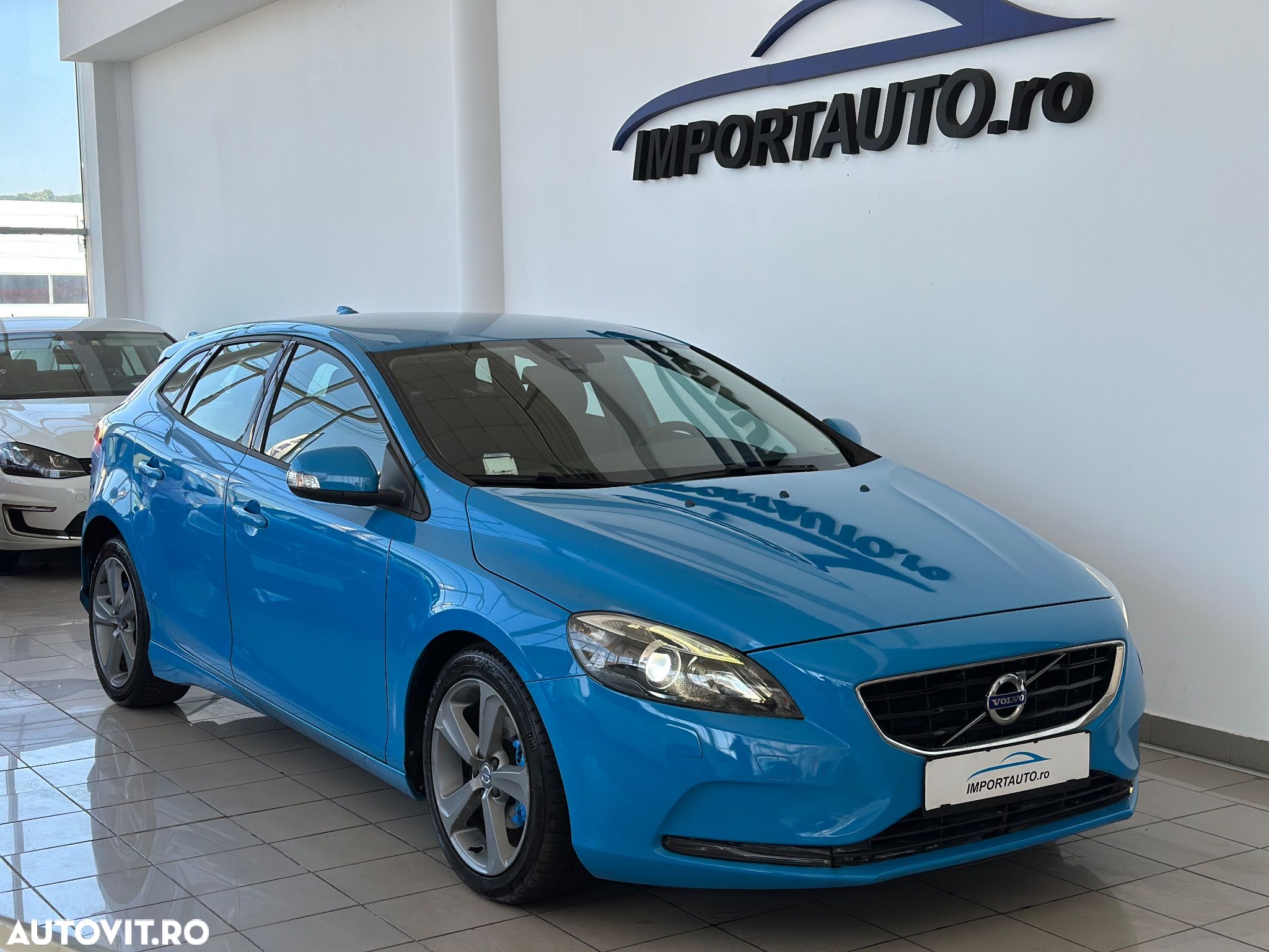 Volvo V40 D2 R-Design - 1