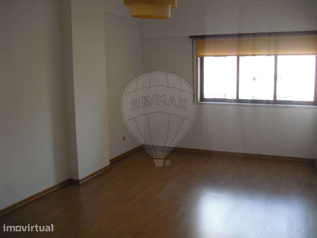 Apartamento T2 para arrendamento - Grande imagem: 2/4