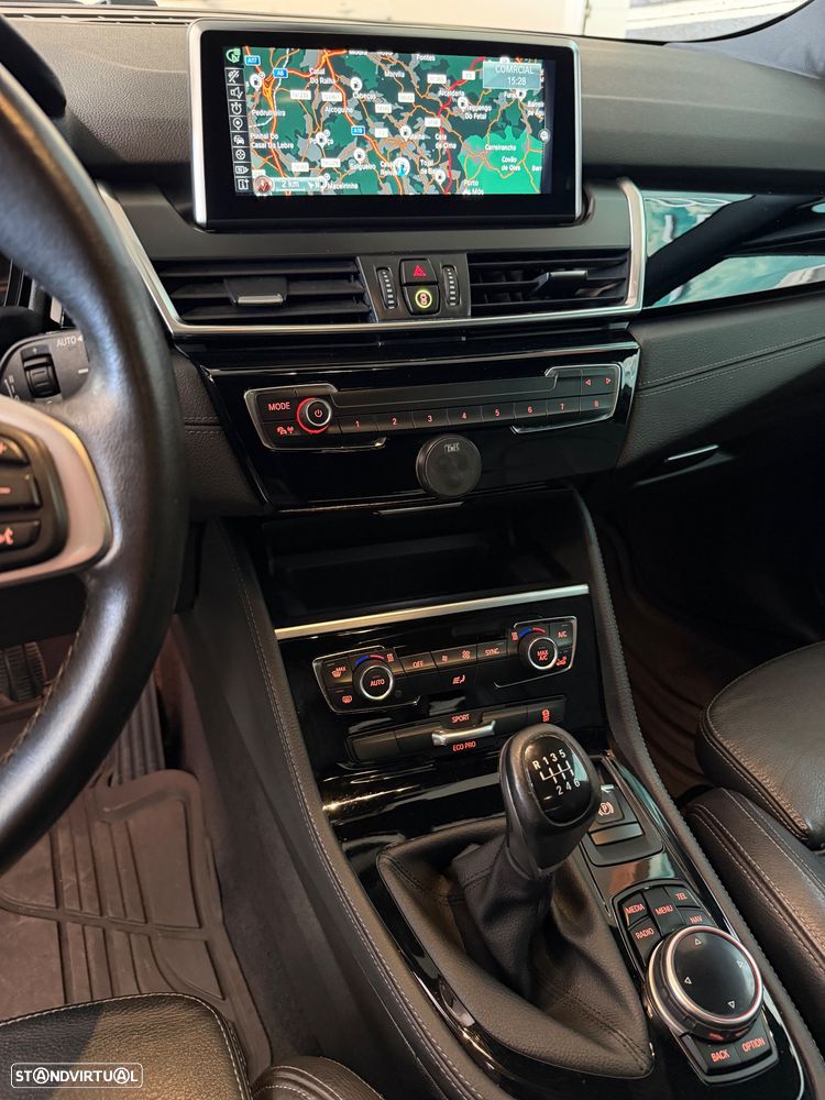 BMW 218 Active Tourer d Line Sport - 16