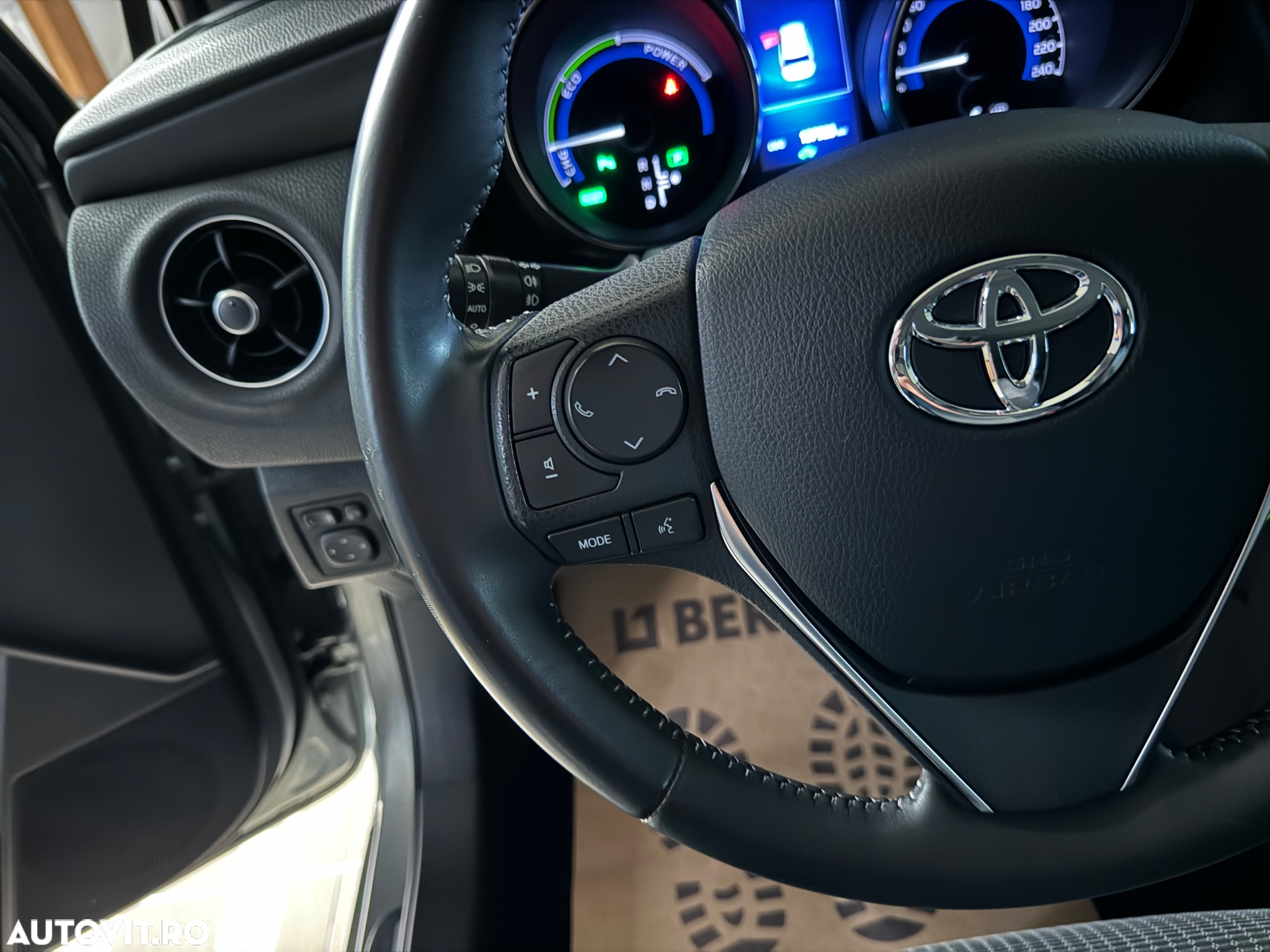 Toyota Auris 1.8 VVT-i Hybrid Automatik Touring Sports Edition-S - 17