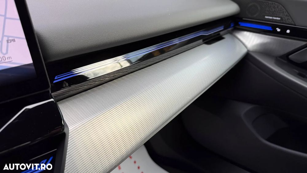 BMW Seria 5 520i AT MHEV - 18