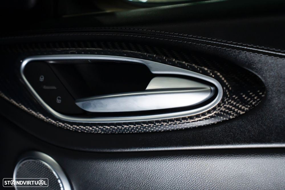 Alfa Romeo Giulia 2.9 V6 Bi-Turbo AT8 Quadrifoglio - 19