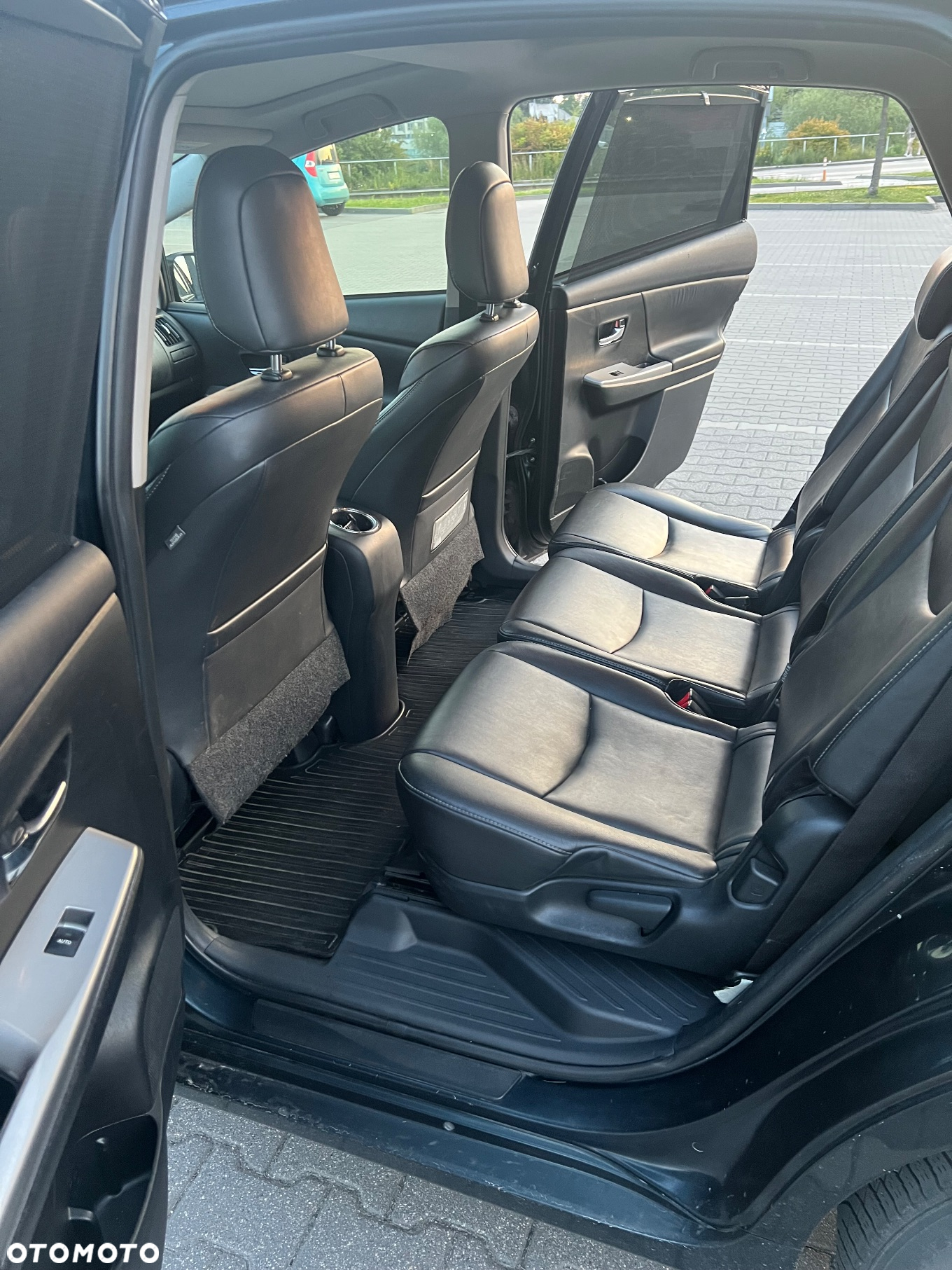 Toyota Prius+ (Hybrid) Comfort - 12