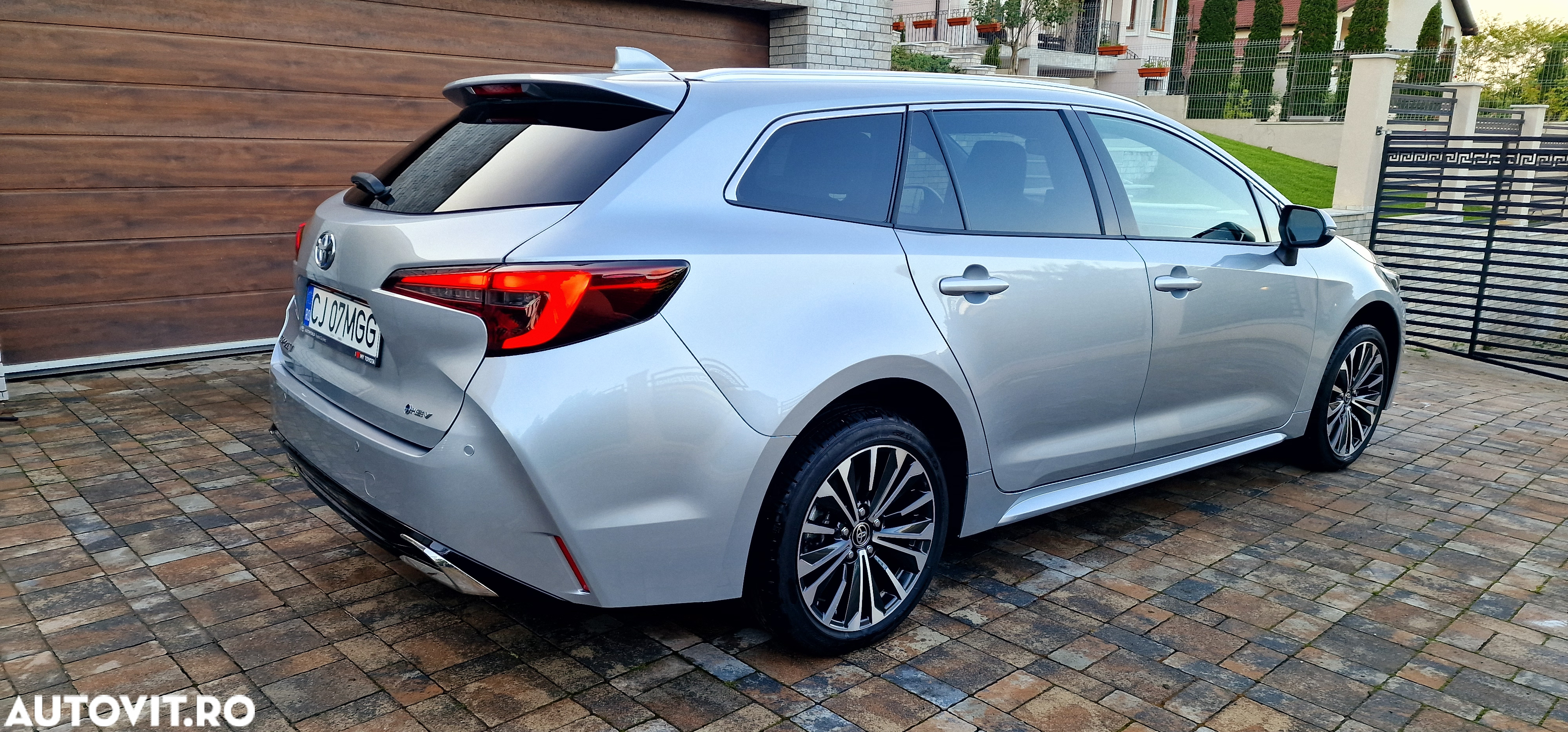 Toyota Corolla 2.0 HSD Exclusive - 3