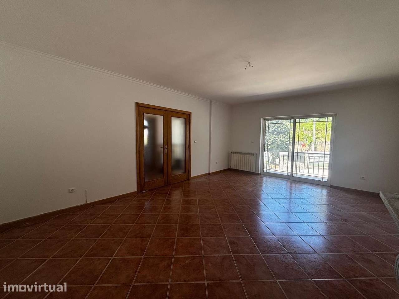 Moradia T4 com Espaço Exterior e Churrasqueira - Abraveses - Viseu - Grande imagem: 4/19