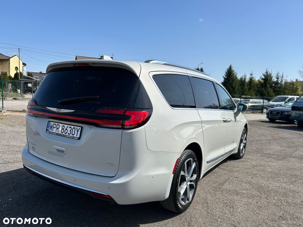 Chrysler Pacifica - 8