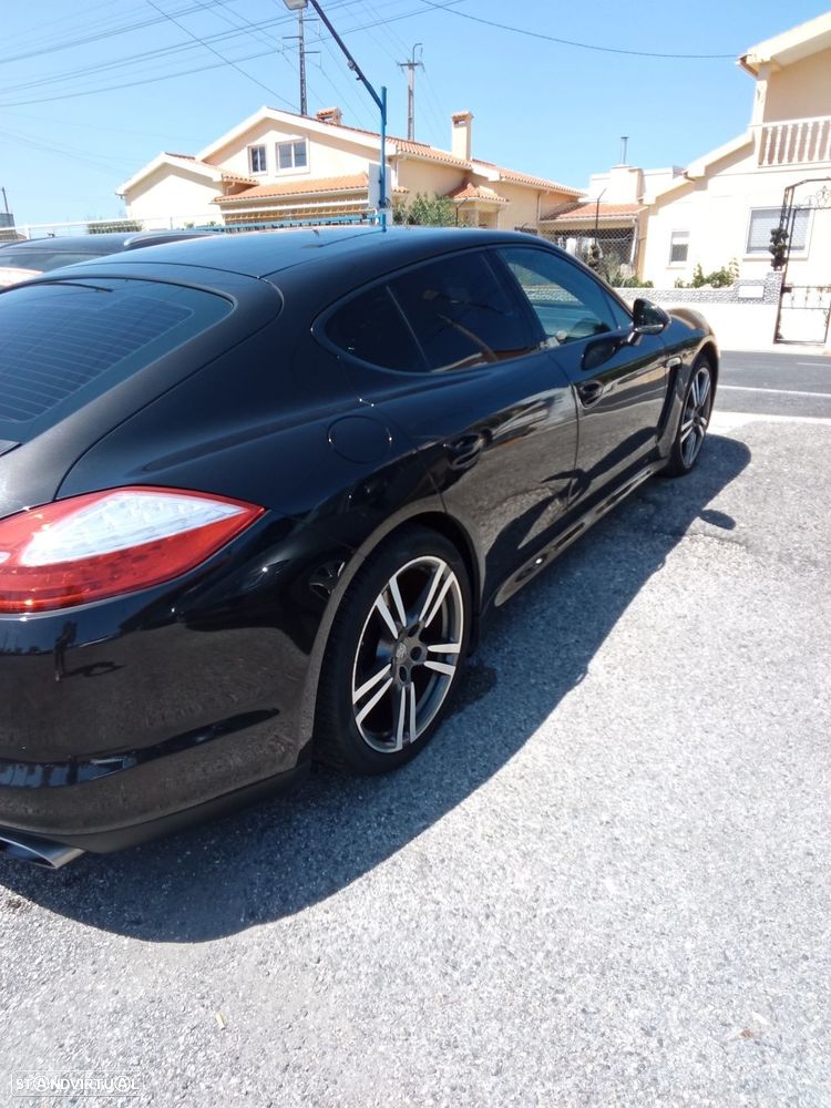 Porsche Panamera - 4