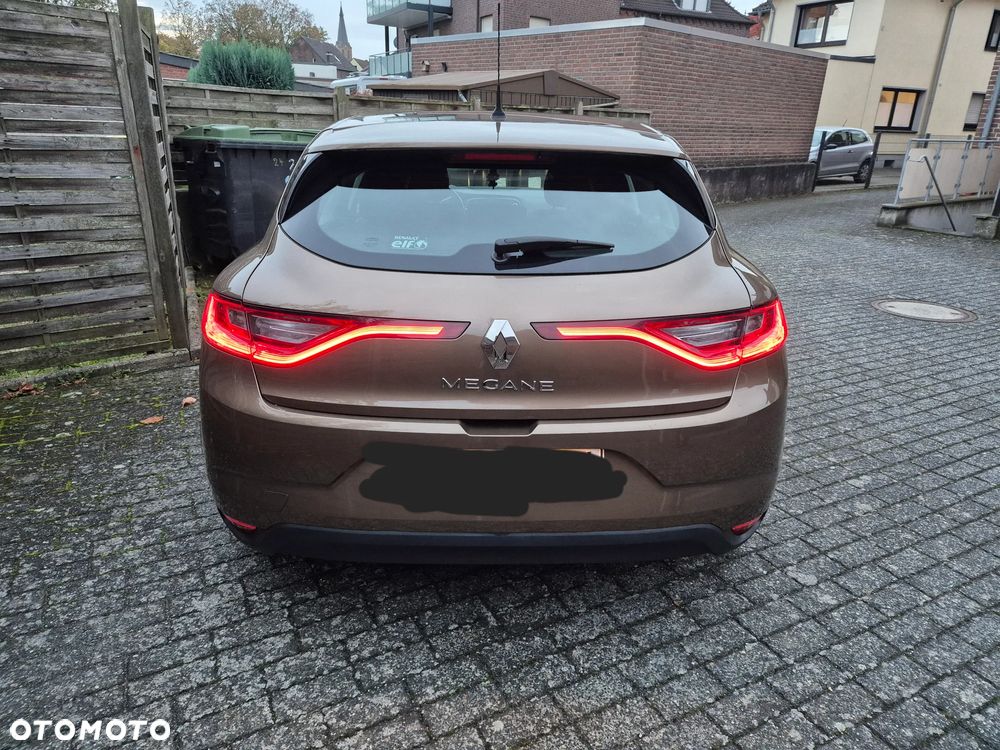 Renault Megane 1.2 Energy TCe Life - 11