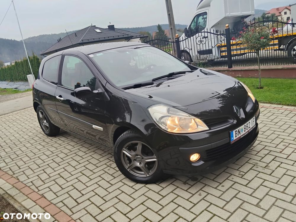Renault Clio 1.2 16V 75 Experience - 1