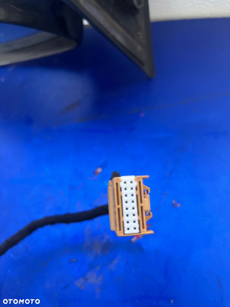 AUDI A8 D3 LUSTERKO PRAWY PRZOD EU 16 PIN - 6