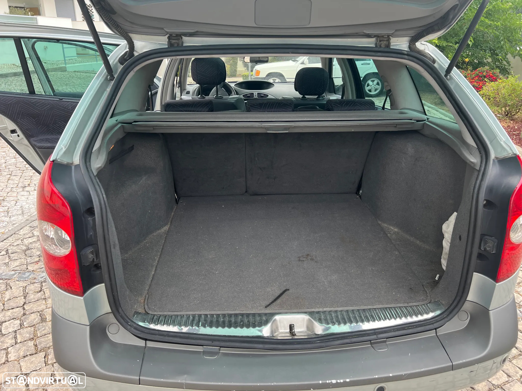 Renault Laguna Break 1.9 dCi Privilege - 10