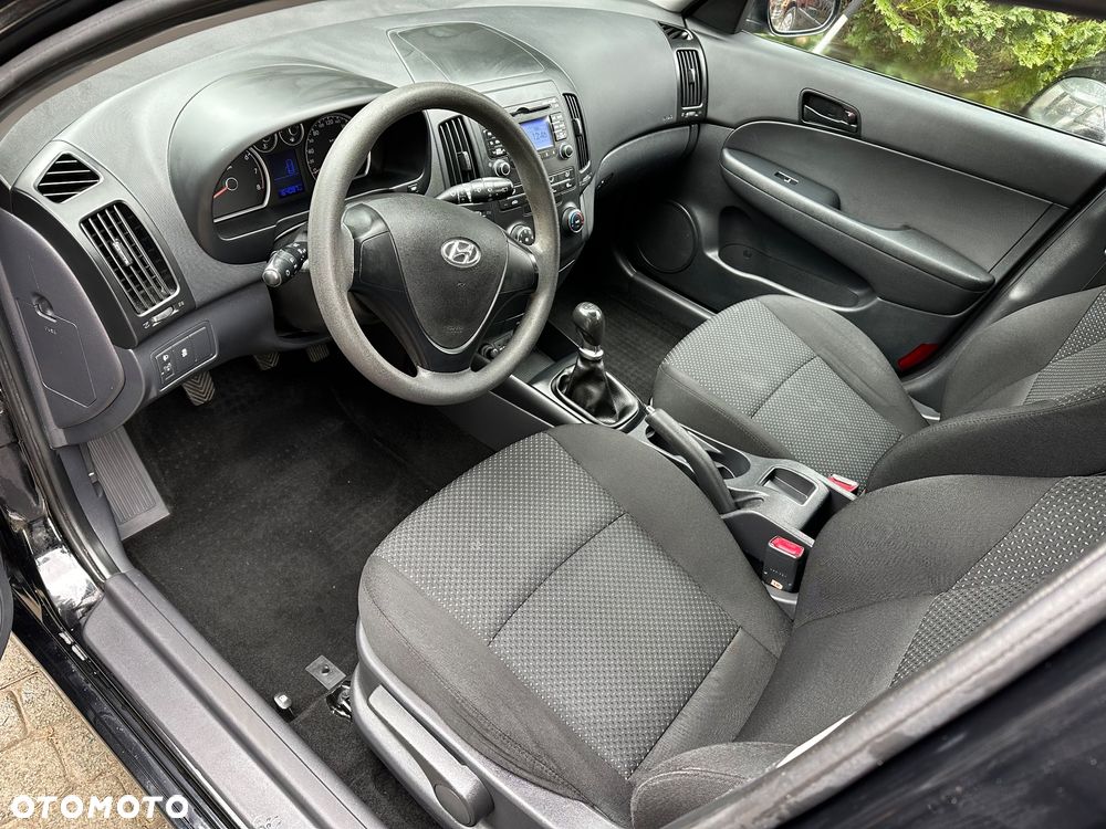 Hyundai i30 1.6 Classic + - 38