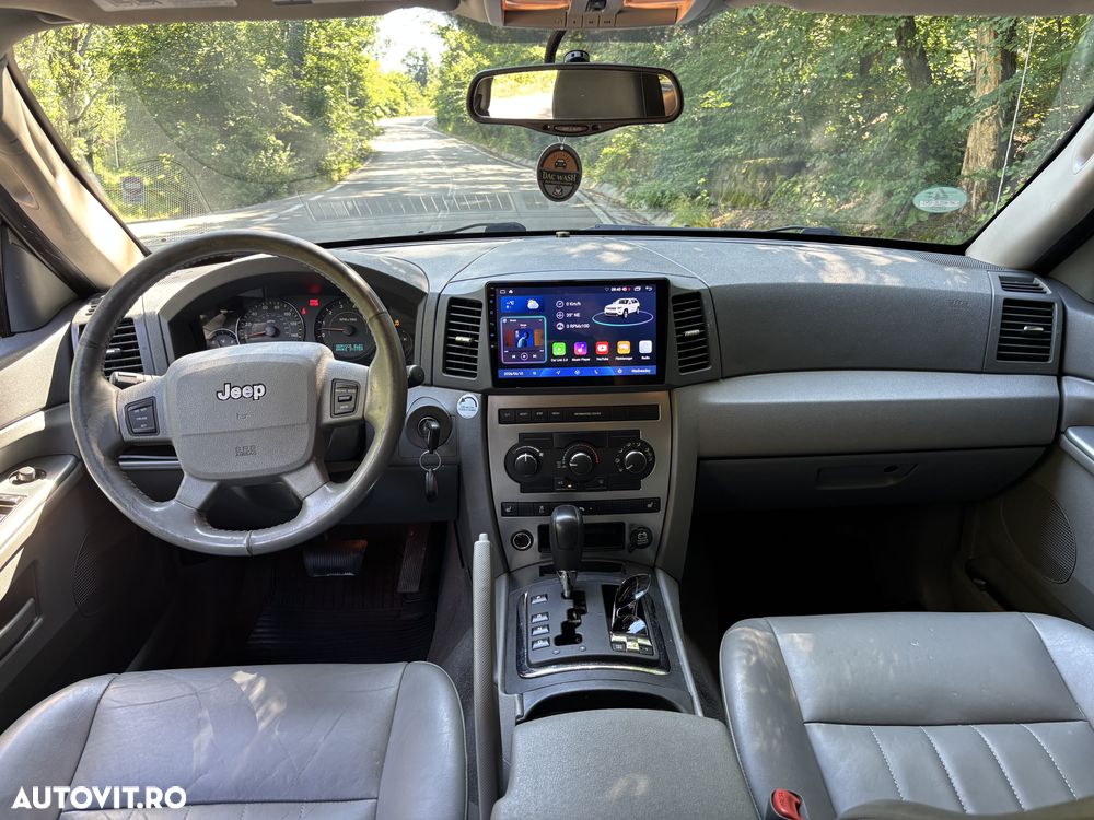 Jeep Grand Cherokee - 15