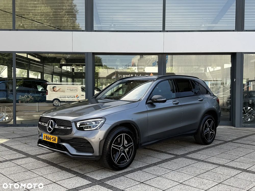 Mercedes-Benz GLC 300 e 4-Matic - 1
