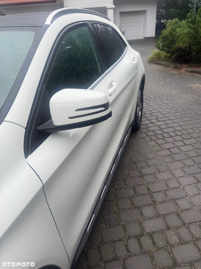 Mercedes-Benz GLA 250 4-Matic - 4