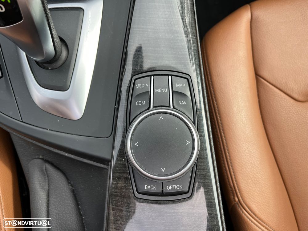 BMW 318 Gran Turismo d Auto Line Luxury - 40