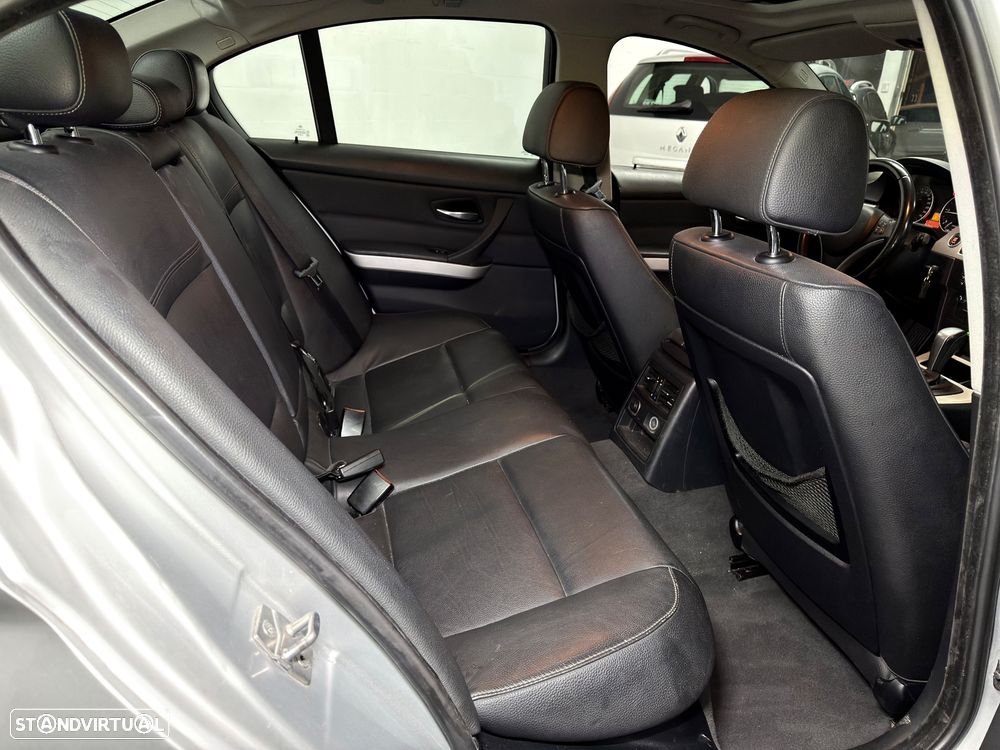 BMW 320 d Navi. Sport Auto - 11