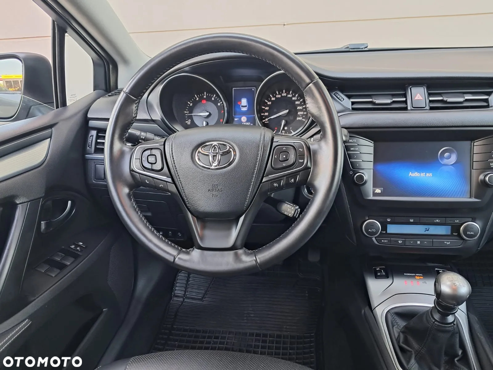 Toyota Avensis Combi 1.8 Business Edition - 23