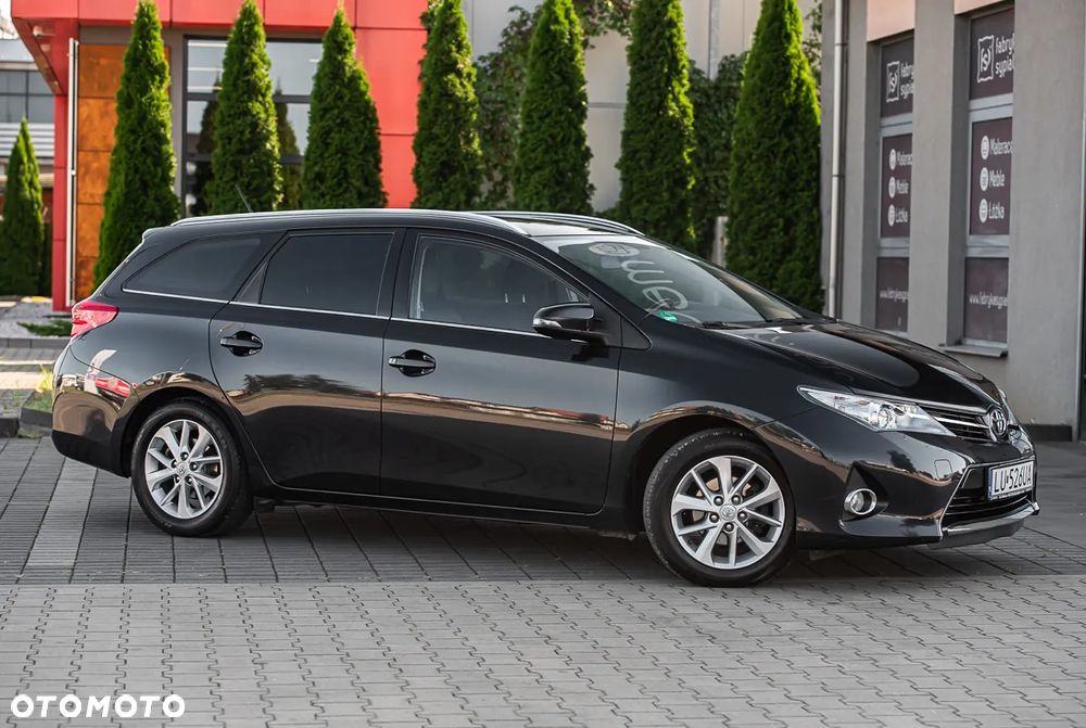Toyota Auris 1.6 Premium - 11