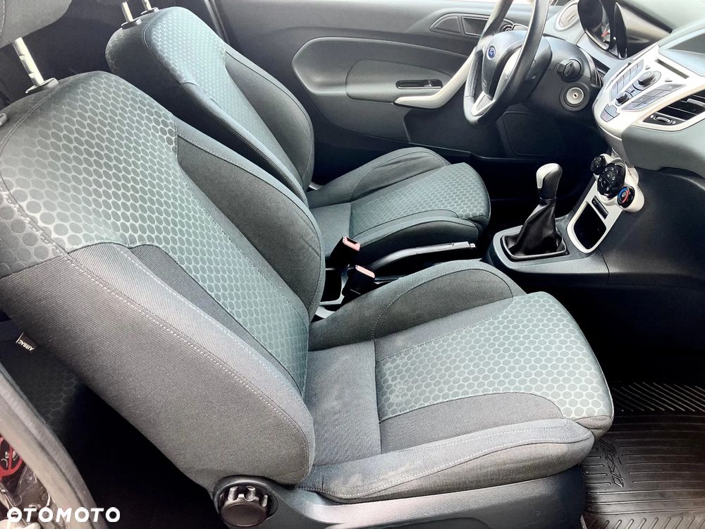 Ford Fiesta 1.6 Titanium - 18