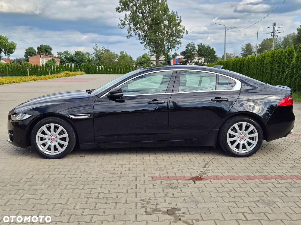 Jaguar XE 2.0 D180 SE - 5