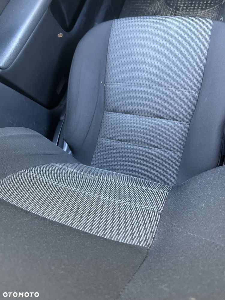 Toyota Avensis 2014 photo 5