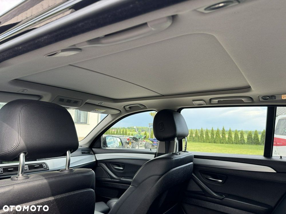 BMW Seria 5 520d - 24