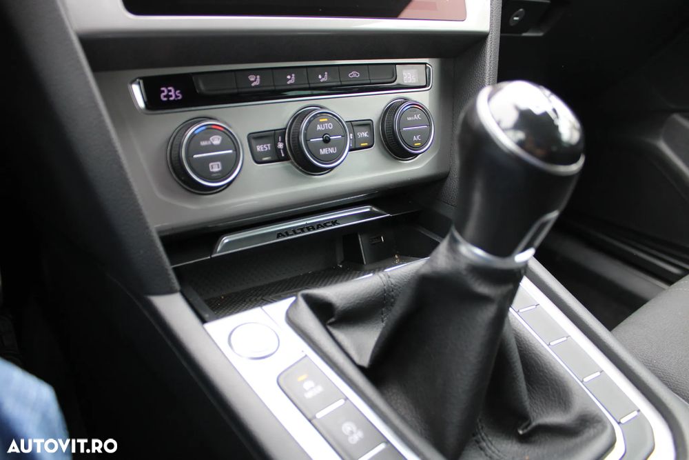 Volkswagen Passat Alltrack 2.0 TDI 4Motion - 12