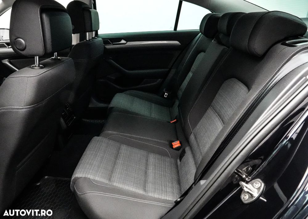 Volkswagen Passat 2.0 TDI DSG Comfortline - 16