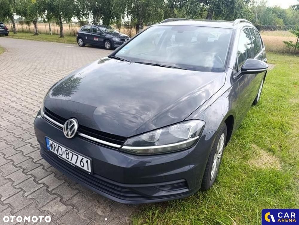 Volkswagen Golf - 1