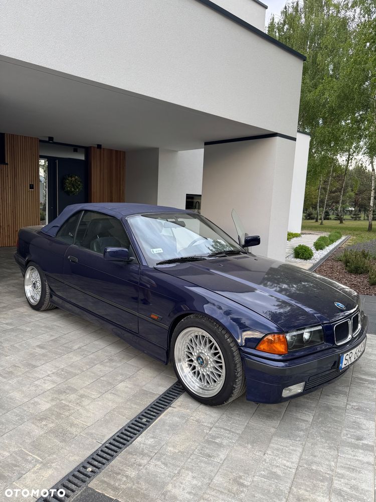 BMW Seria 3 320i Cabriolet - 24
