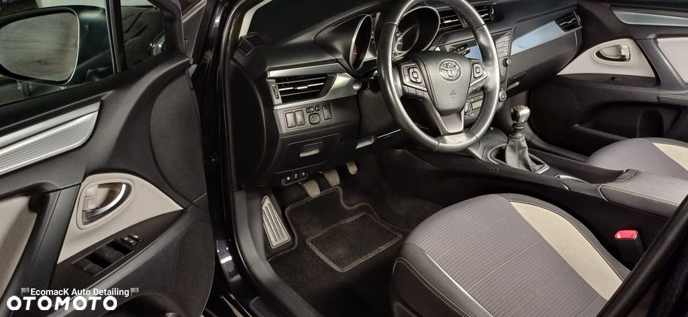 Toyota Avensis 2.0 D-4D Premium - 6