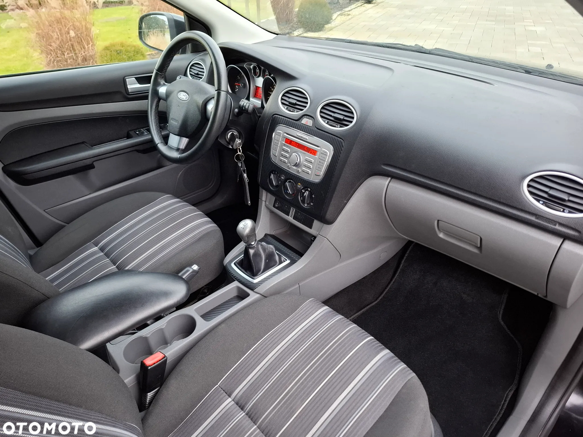 Ford Focus 1.6 16V Sport - 39