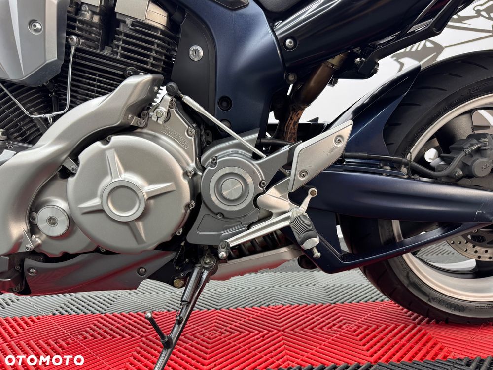 Yamaha MT - 16