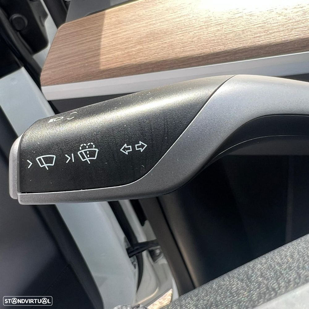 Tesla Model Y Long Range Dual Motor AWD - 15