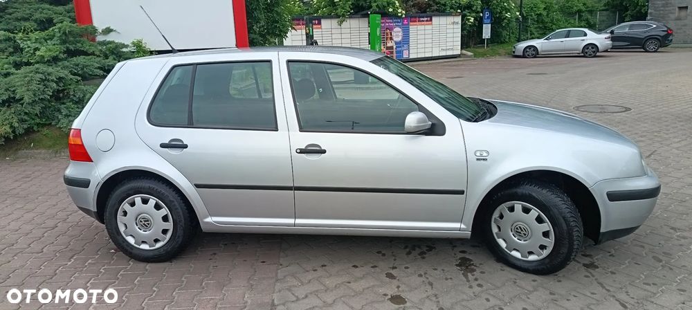 Volkswagen Golf - 4