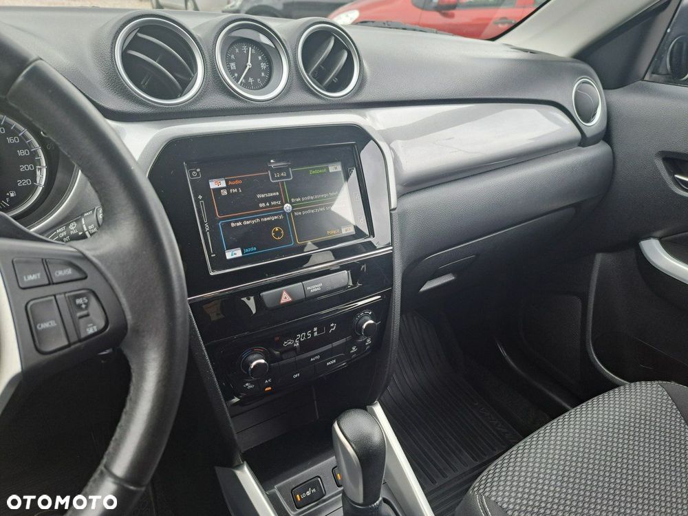 Suzuki Vitara 1.6 Comfort 2WD - 26