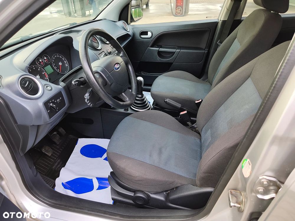 Ford Fiesta 1.3 Ambiente - 16