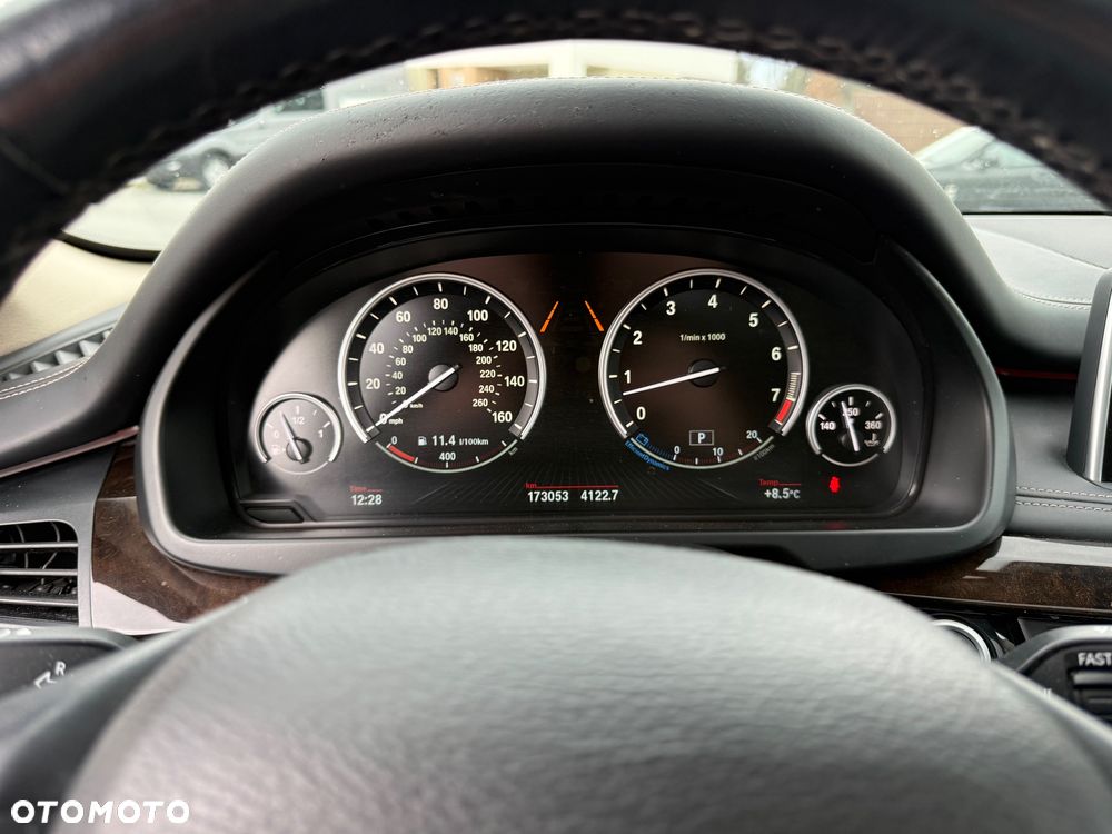 BMW X5 xDrive35i - 28